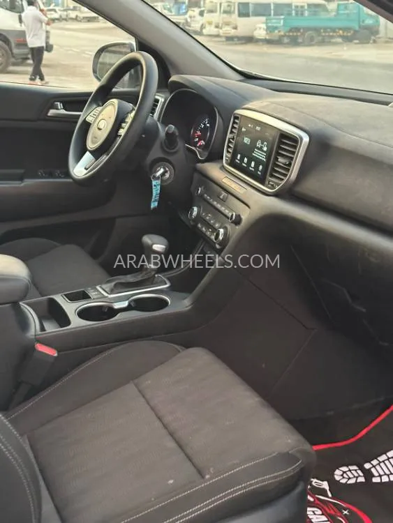 Kia Sportage 2022 for Sale in Sharjah Image-11