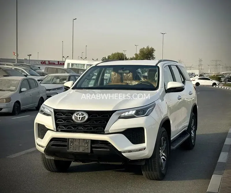 Toyota Fortuner 2021 for Sale in Dubai Image-2
