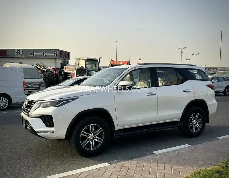 Toyota Fortuner 2021 for Sale in Dubai Image-4