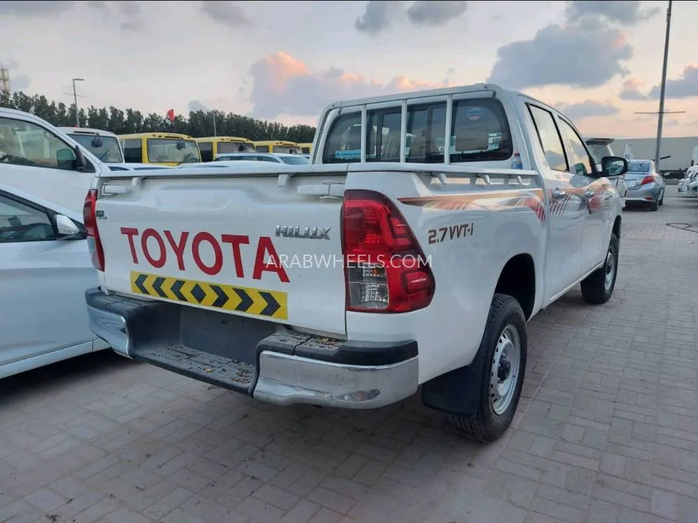 Toyota Hilux 2016 for Sale in Sharjah Image-5