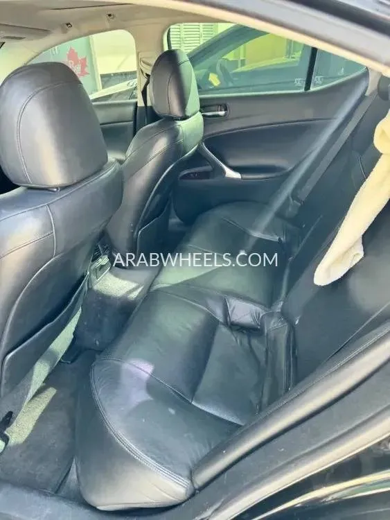 Lexus IS 2007 for Sale in Sharjah Image-8