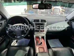 Lexus IS 2007 for Sale in Sharjah Image-9