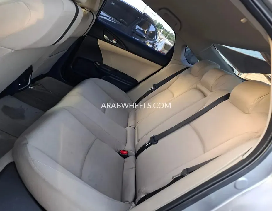 Honda Civic 2016 for Sale in Sharjah Image-7