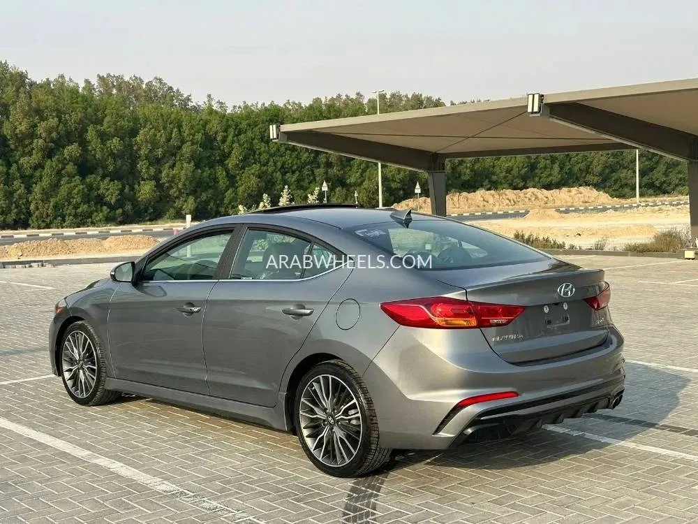 Hyundai Elantra 2018 for Sale in Sharjah Image-12