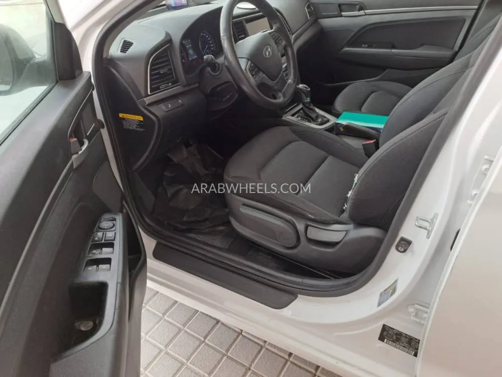 Hyundai Elantra 2017 for Sale in Sharjah Image-9