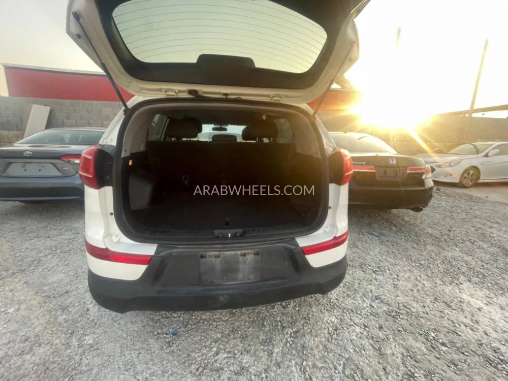 Kia Sportage 2013 for Sale in Sharjah Image-18