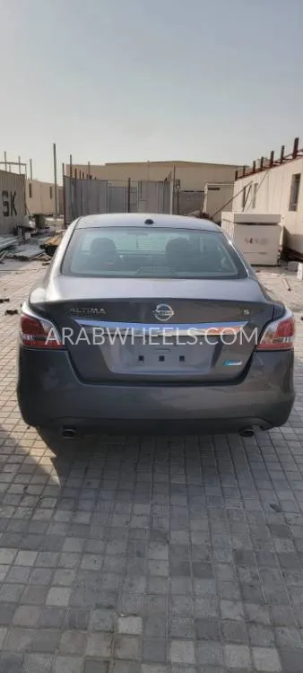 Nissan Altima 2015 for Sale in Sharjah Image-2