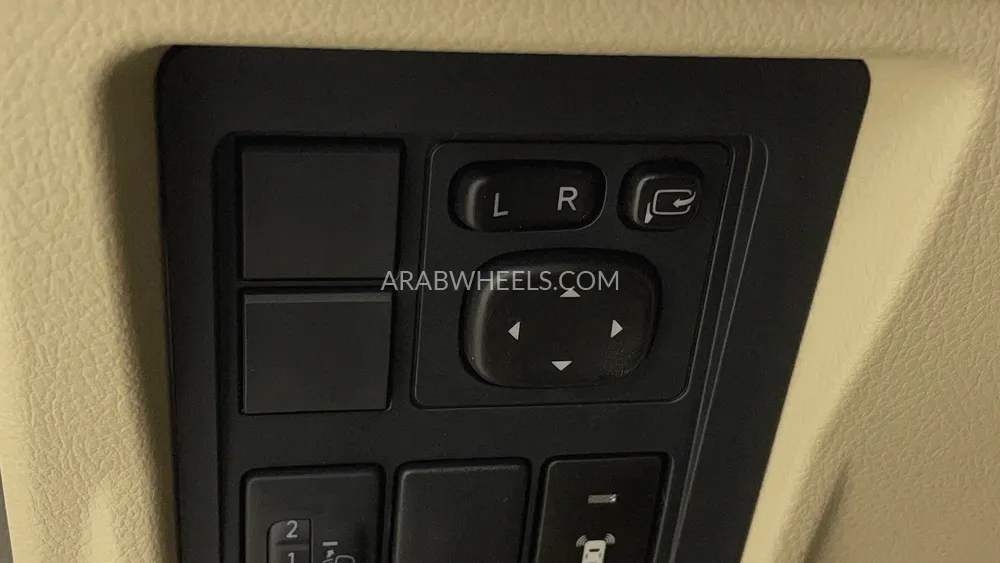 تويوتا لاند كروزر برادو 2023 for Sale in دبي Image-41