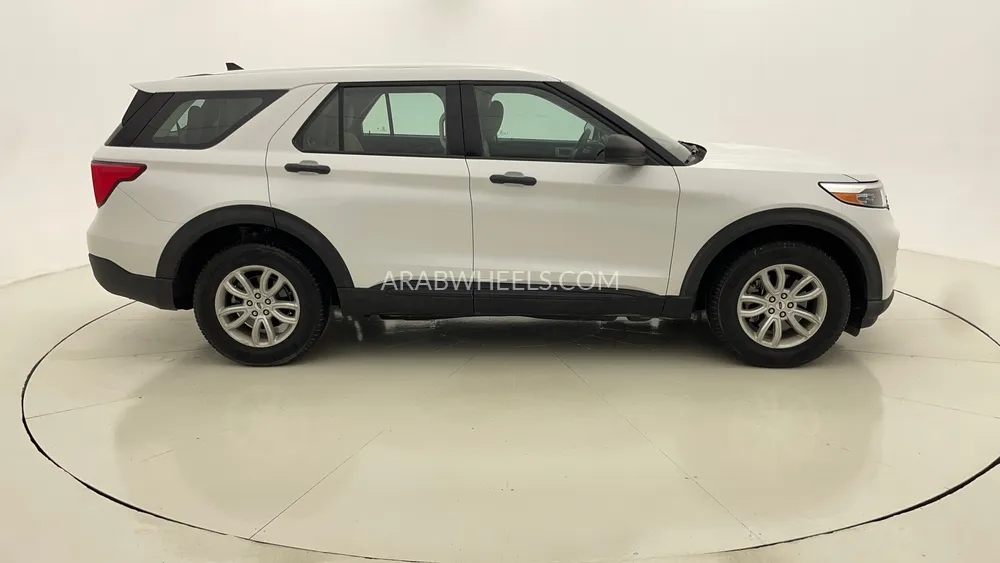 Ford Explorer 2023 for Sale in Dubai Image-2