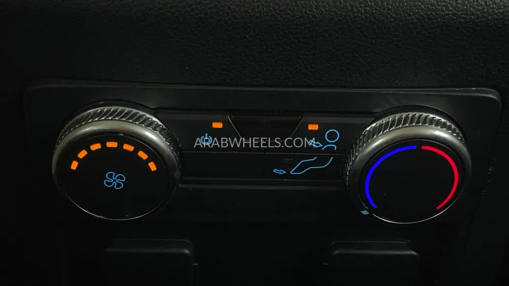 Ford Explorer 2023 for Sale in Dubai Image-41