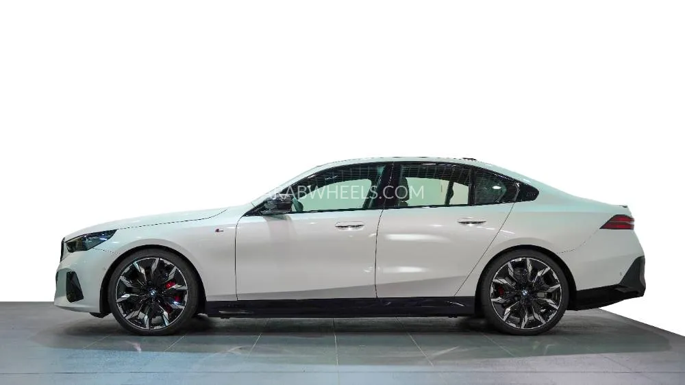 BMW i5 2024 for Sale in Abu Dhabi Image-4