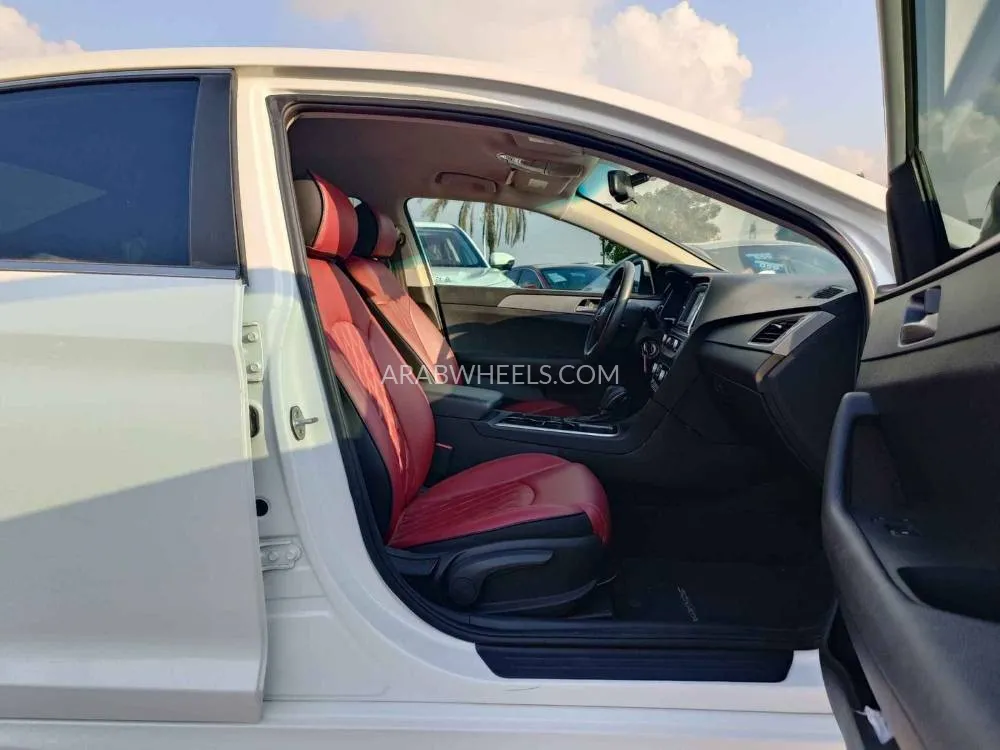 Hyundai Sonata 2019 for Sale in Dubai Image-13