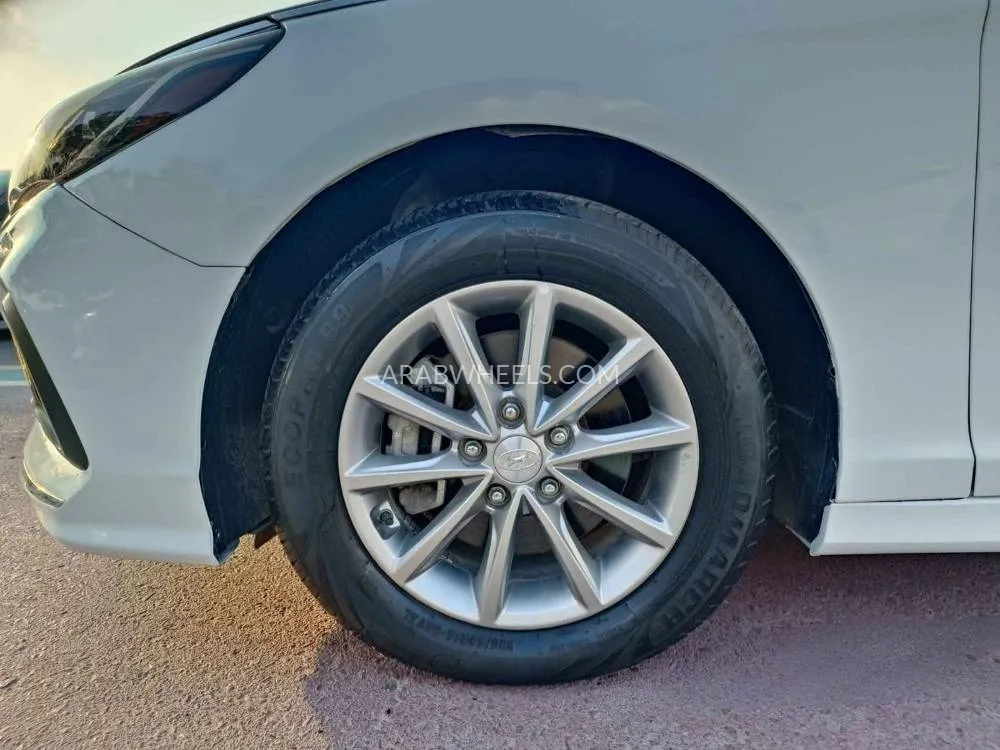 Hyundai Sonata 2019 for Sale in Dubai Image-15
