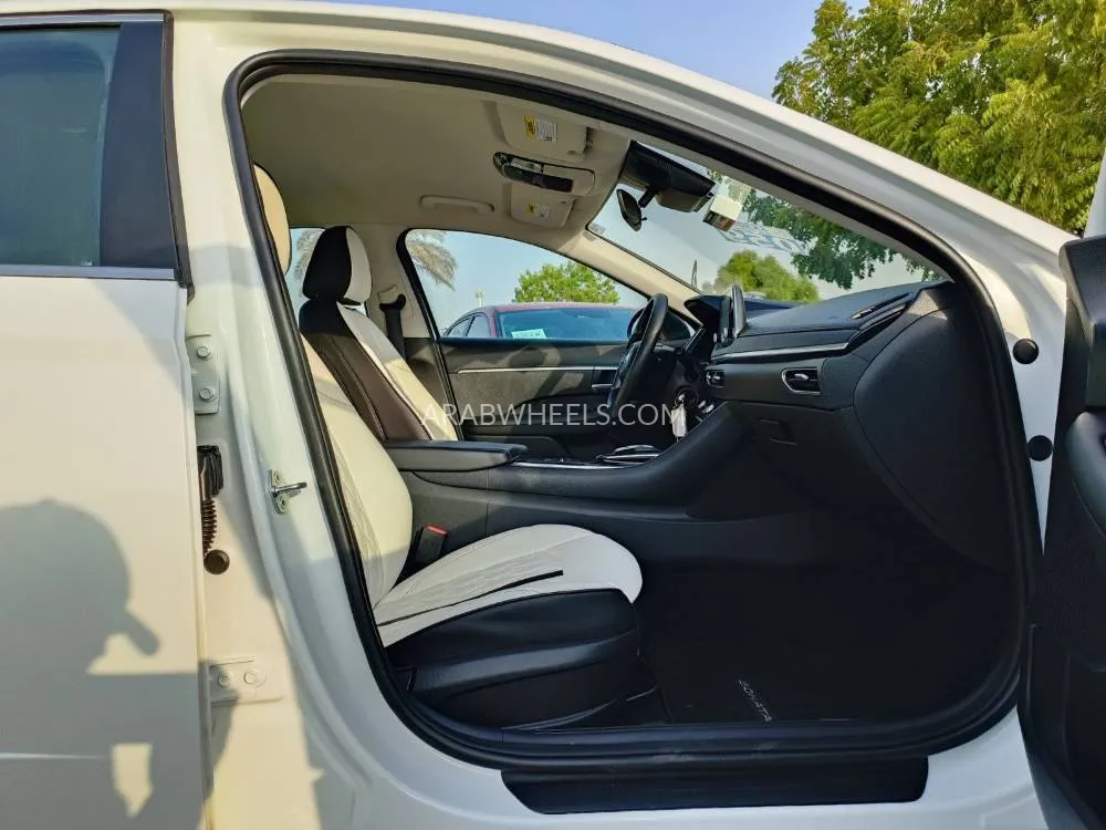 Hyundai Sonata 2020 for Sale in Dubai Image-15