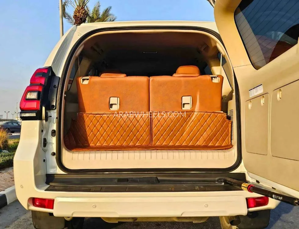 Toyota Land Cruiser Prado 2022 for Sale in Dubai Image-7