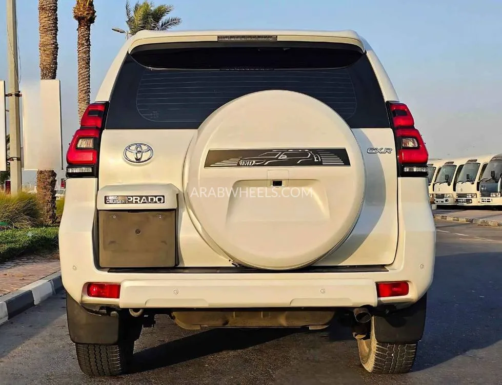 Toyota Land Cruiser Prado 2022 for Sale in Dubai Image-8