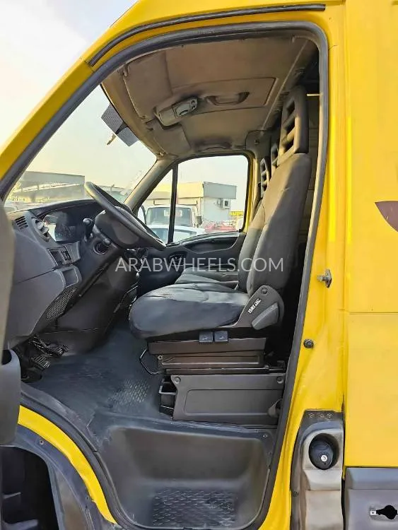 Iveco Daily 2014 for Sale in Dubai Image-2