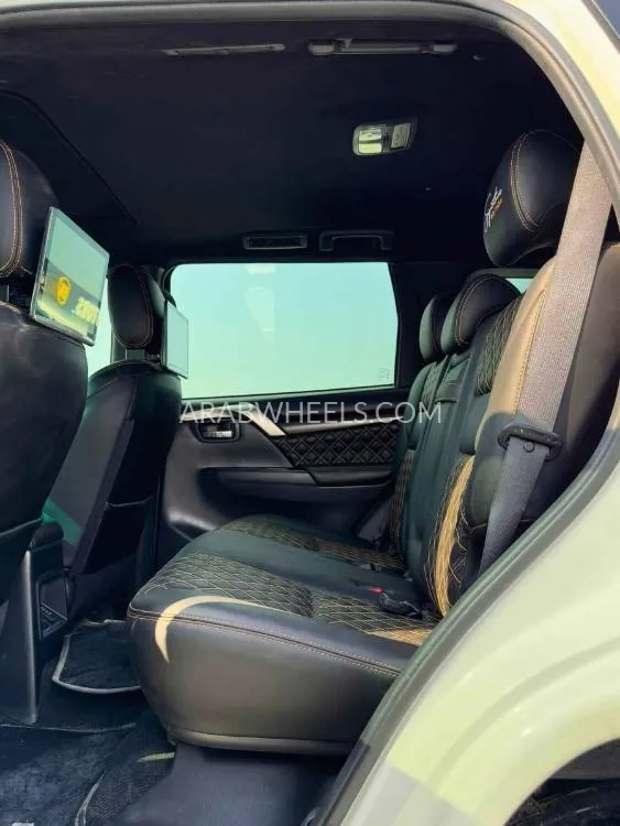 Mitsubishi Montero 2019 for Sale in Dubai Image-3