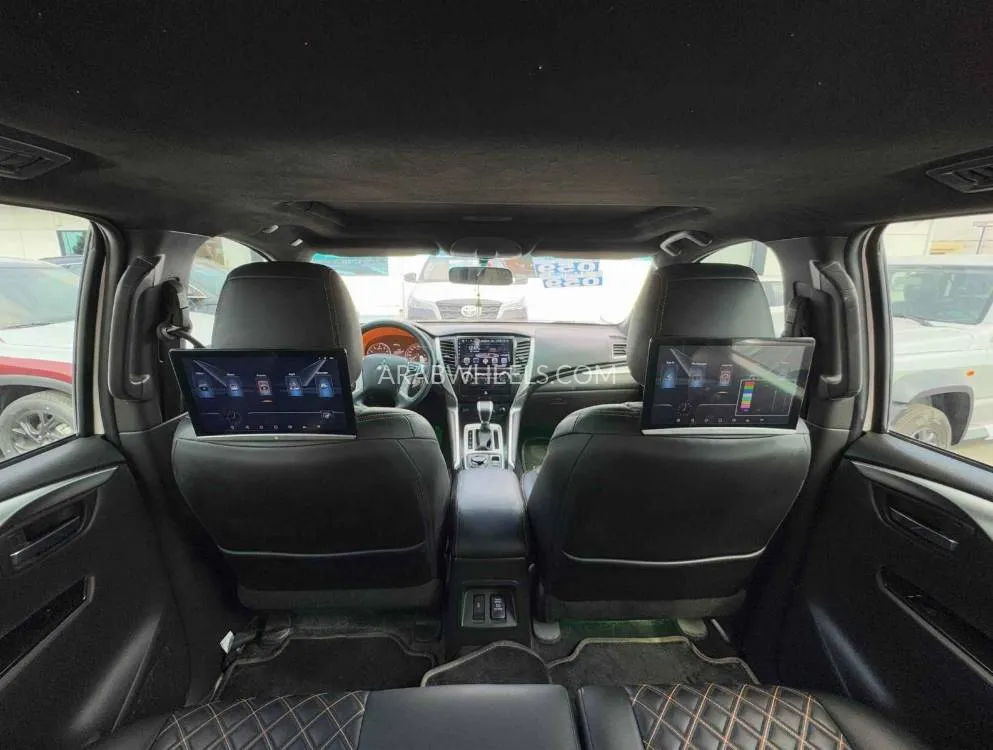 Mitsubishi Montero 2019 for Sale in Dubai Image-14