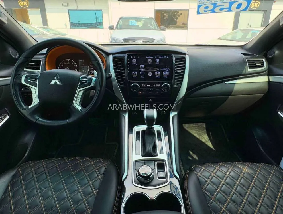 Mitsubishi Montero 2019 for Sale in Dubai Image-18