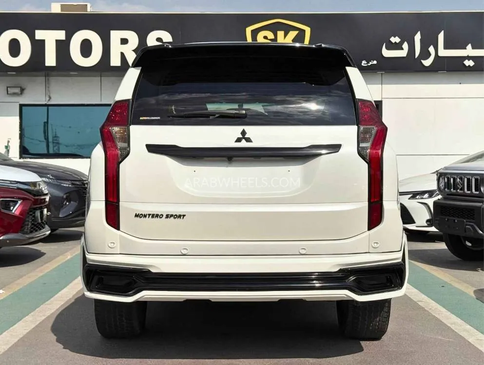 Mitsubishi Montero 2019 for Sale in Dubai Image-26