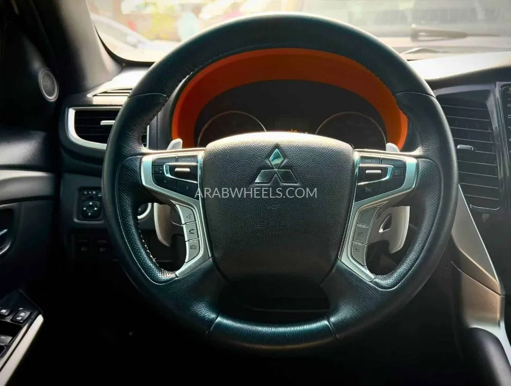 Mitsubishi Montero 2019 for Sale in Dubai Image-35