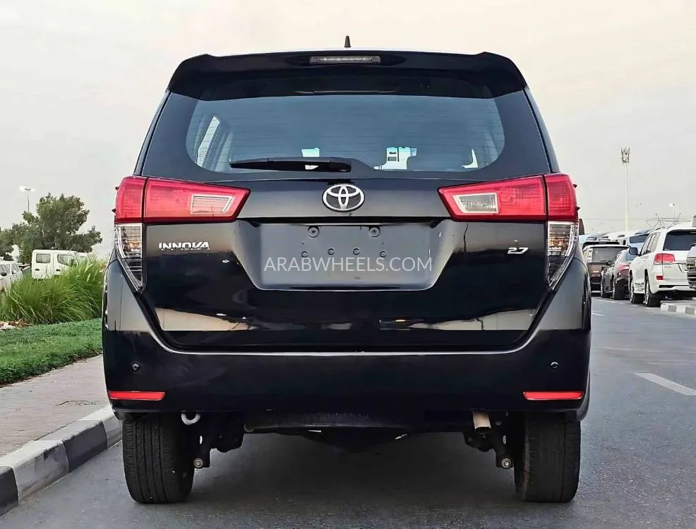 Toyota Innova 2022 for Sale in Dubai Image-7