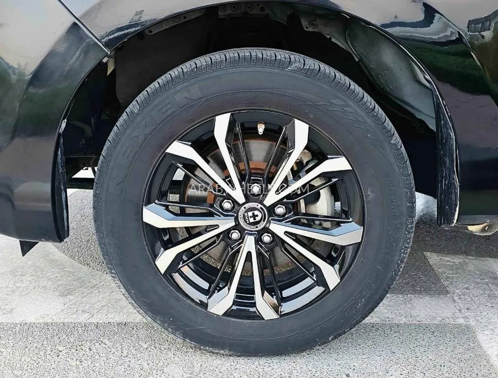 Toyota Innova 2022 for Sale in Dubai Image-19