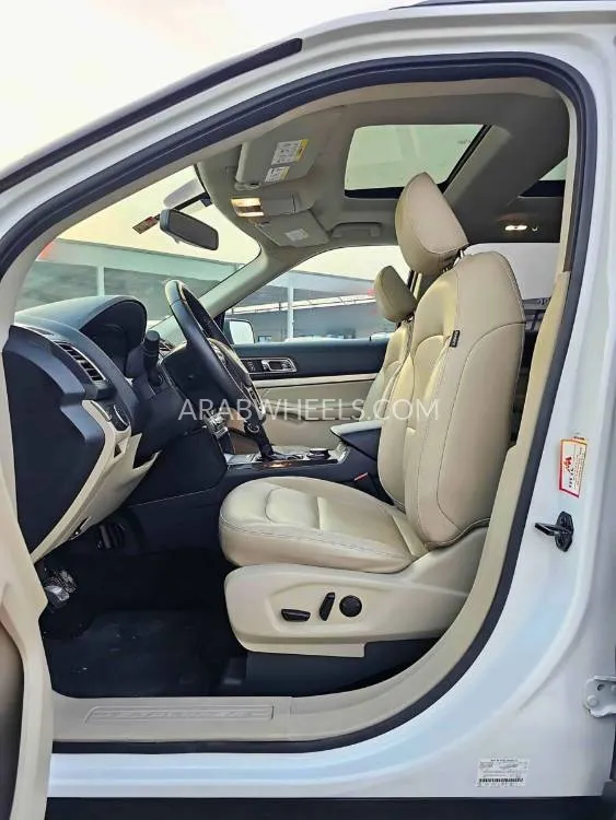 Ford Explorer 2019 for Sale in Dubai Image-2
