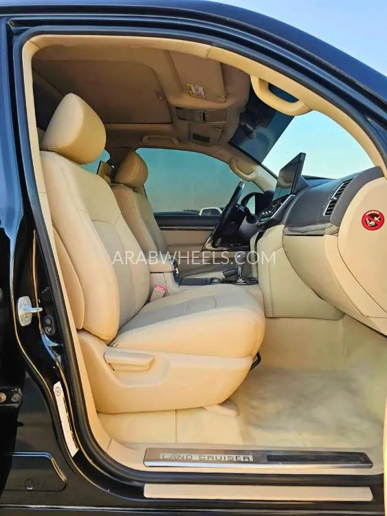 Toyota Land Cruiser 2014 for Sale in Dubai Image-15