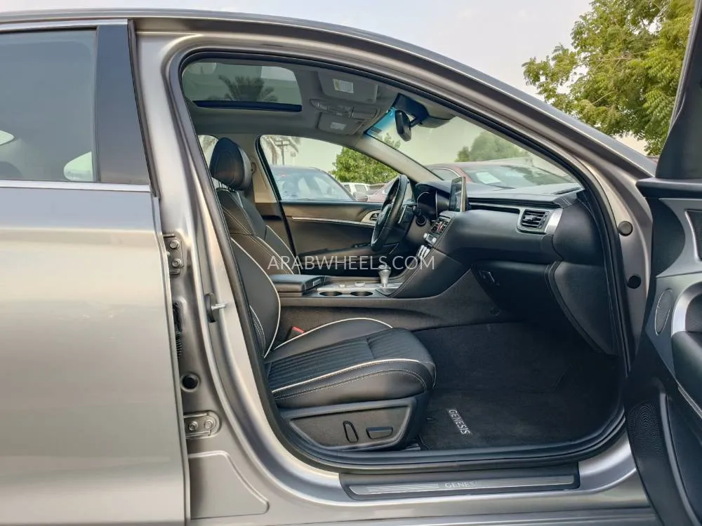 جينيسيس G70 2021 for Sale in دبي Image-2