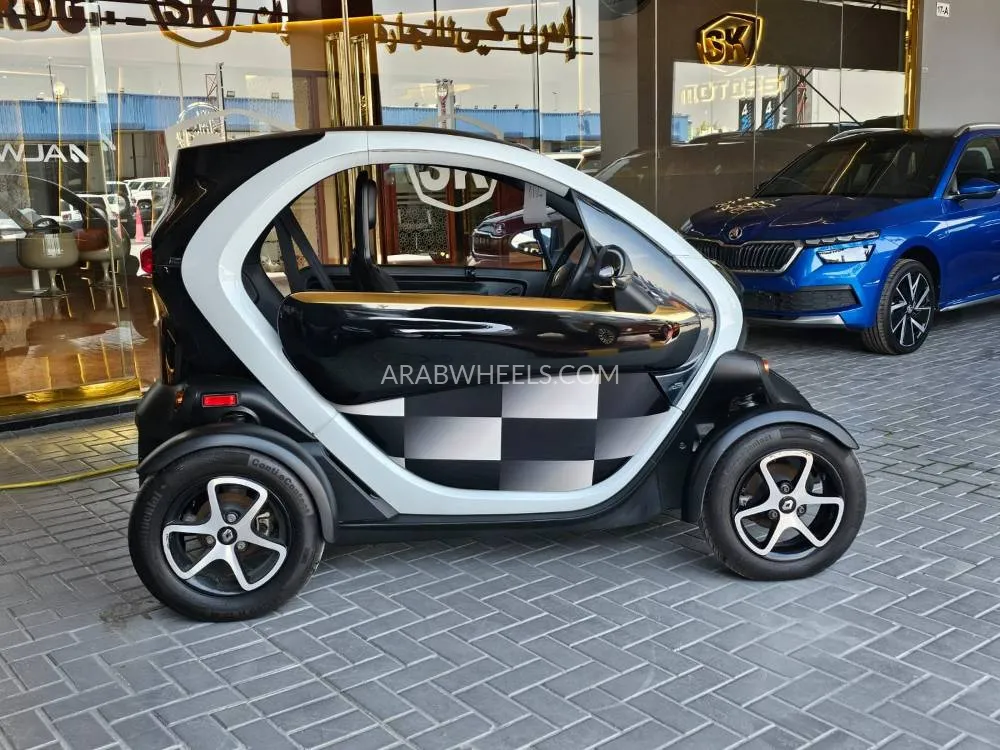 Renault Twizy 2019 for Sale in Dubai Image-13