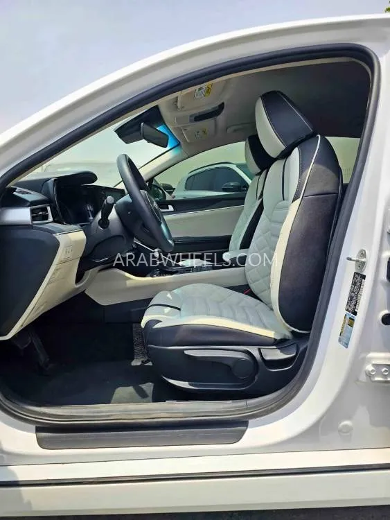 Kia K5 2021 for Sale in Dubai Image-12