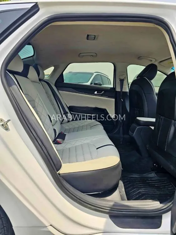 Kia K5 2021 for Sale in Dubai Image-21