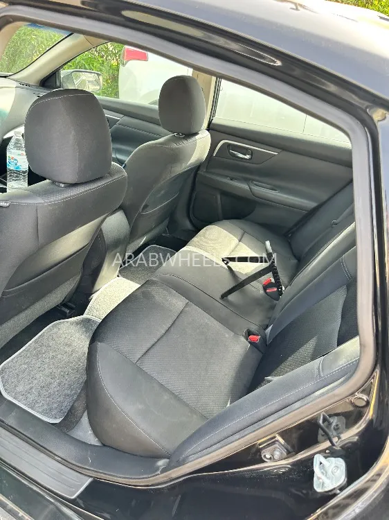 Nissan Altima 2016 for Sale in Dubai Image-17