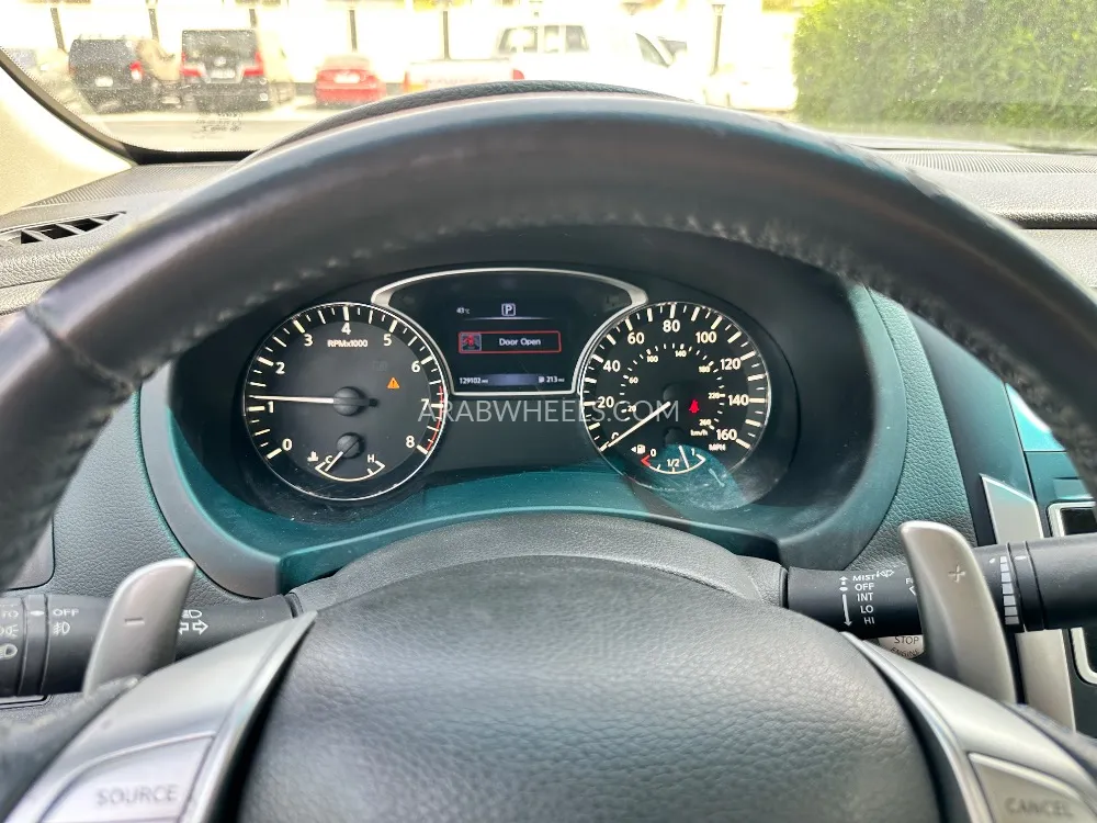 Nissan Altima 2016 for Sale in Dubai Image-11