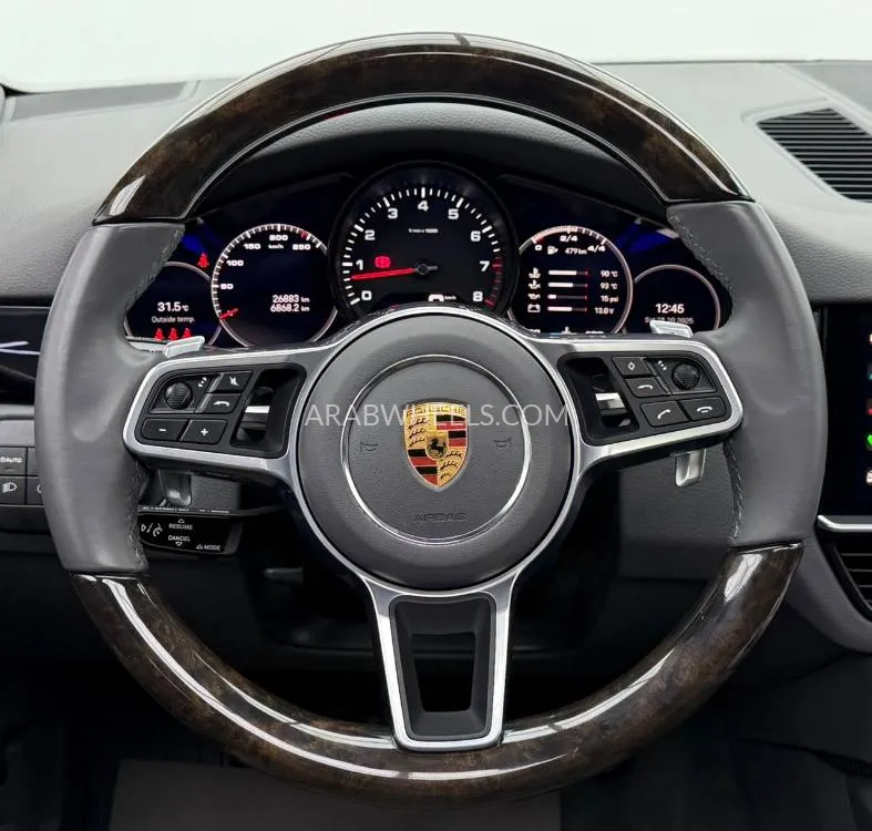 Porsche Cayenne 2022 for Sale in Dubai Image-8