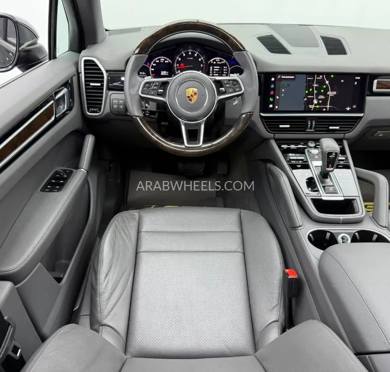Porsche Cayenne 2022 for Sale in Dubai Image-9