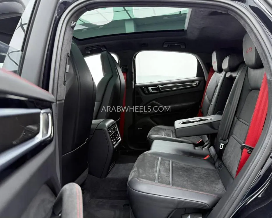 Porsche Cayenne 2022 for Sale in Dubai Image-15