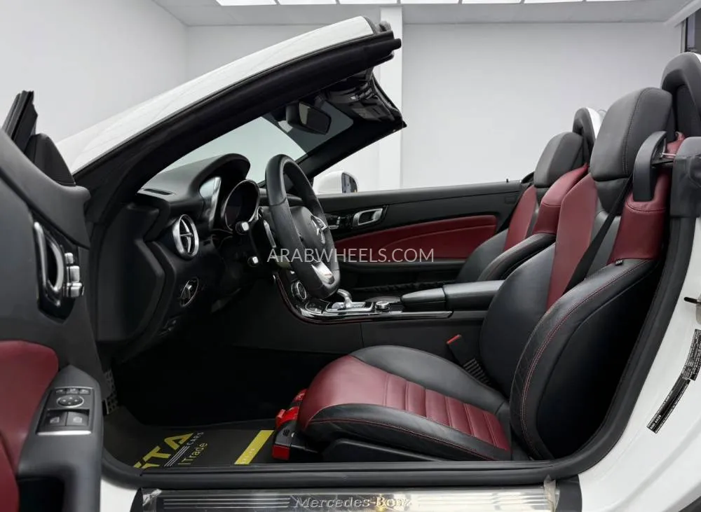 مرسيدس بنز SLC Class 2020 for Sale in دبي Image-4