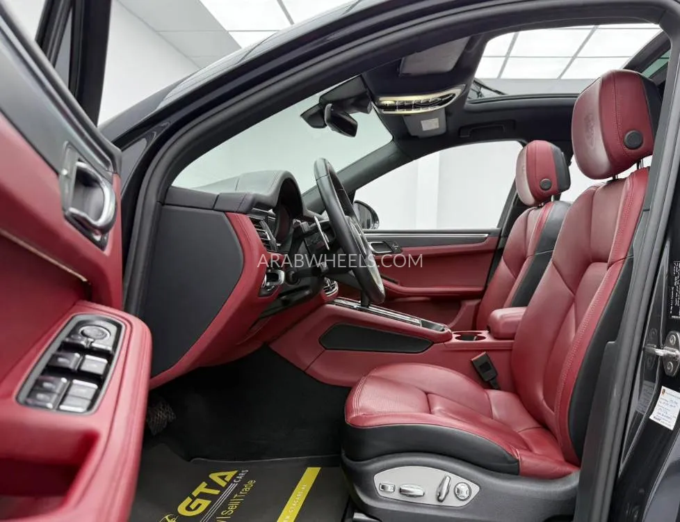 Porsche Macan 2022 for Sale in Dubai Image-16