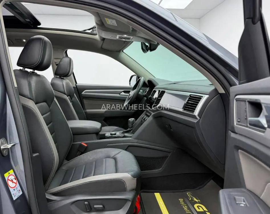 Volkswagen Teramont 2021 for Sale in Dubai Image-14