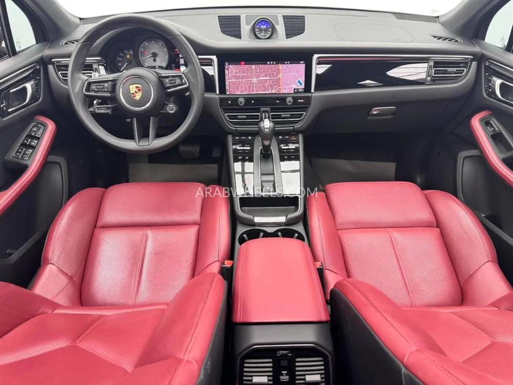 Porsche Macan 2024 for Sale in Dubai Image-11