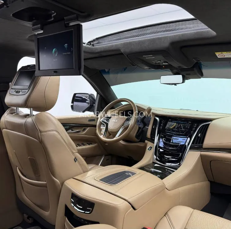 Cadillac Escalade 2018 for Sale in Dubai Image-11
