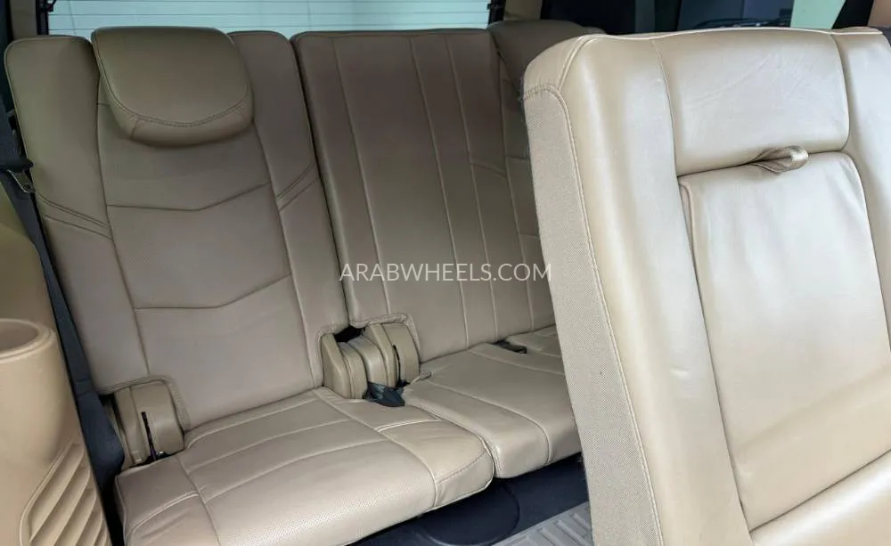 Cadillac Escalade 2018 for Sale in Dubai Image-14