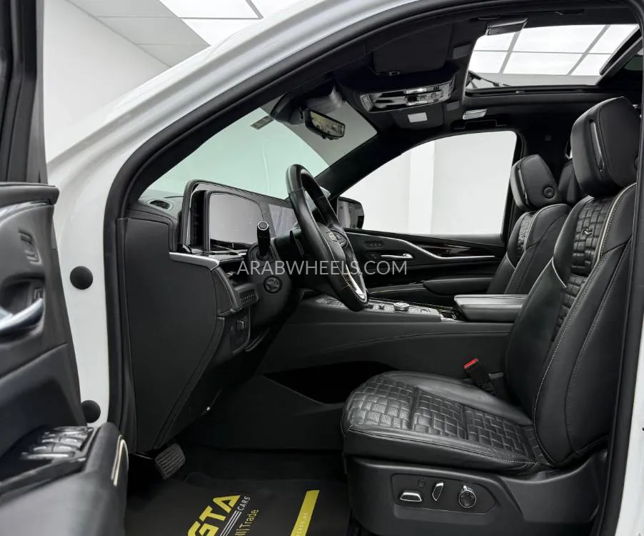 Cadillac Escalade 2022 for Sale in Dubai Image-18