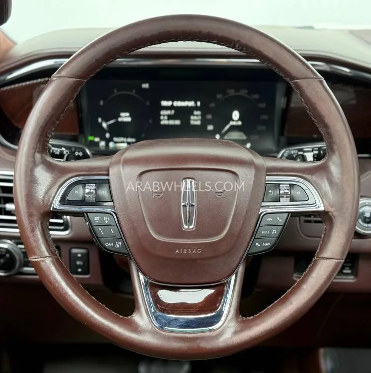 Lincoln Navigator 2018 for Sale in Dubai Image-12