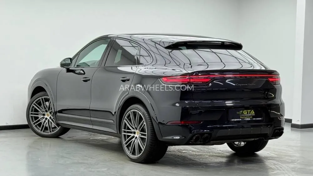 Porsche Cayenne 2022 for Sale in Dubai Image-2