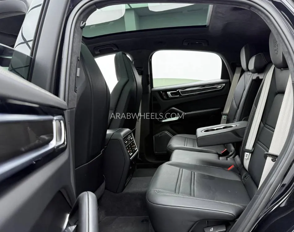 Porsche Cayenne 2022 for Sale in Dubai Image-15