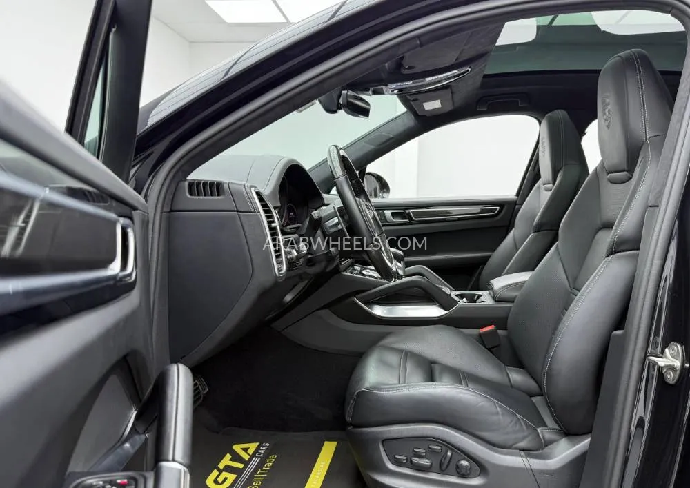 Porsche Cayenne 2022 for Sale in Dubai Image-16